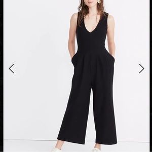 Madewell sleeveless v neck jumpsuit